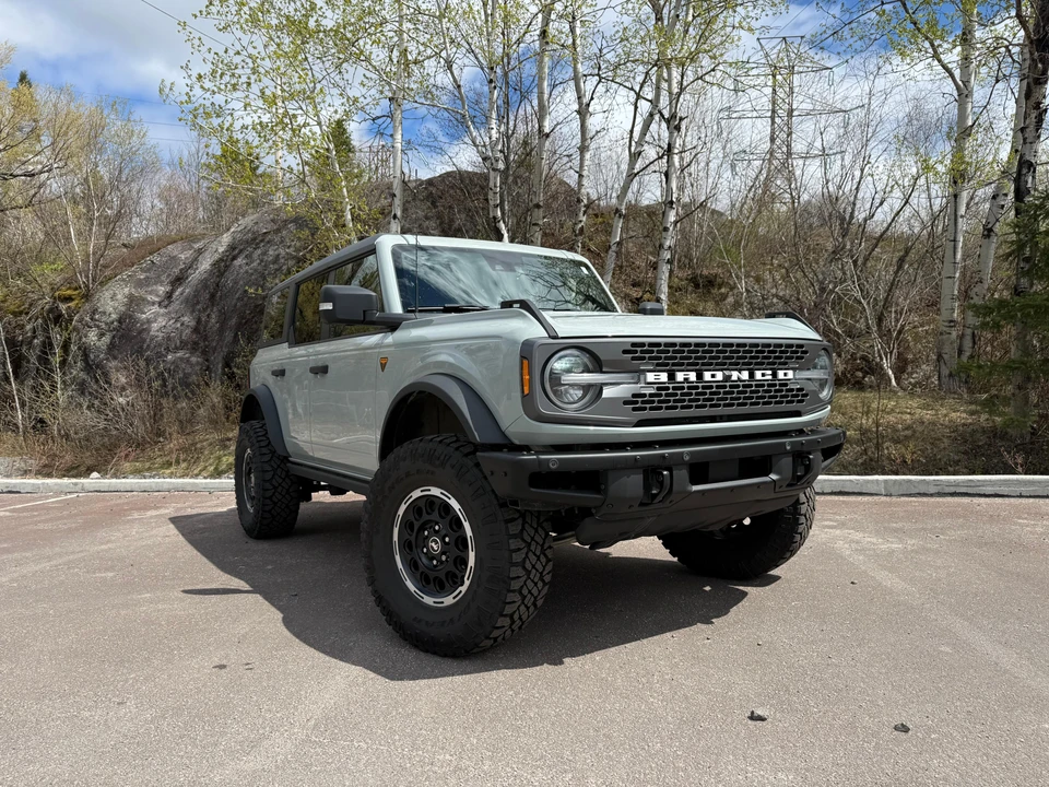 2023 Ford Bronco 6th Gen - Image 8 of 31