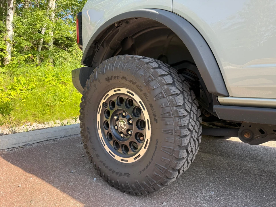 2023 Ford Bronco 6th Gen - Image 16 of 31