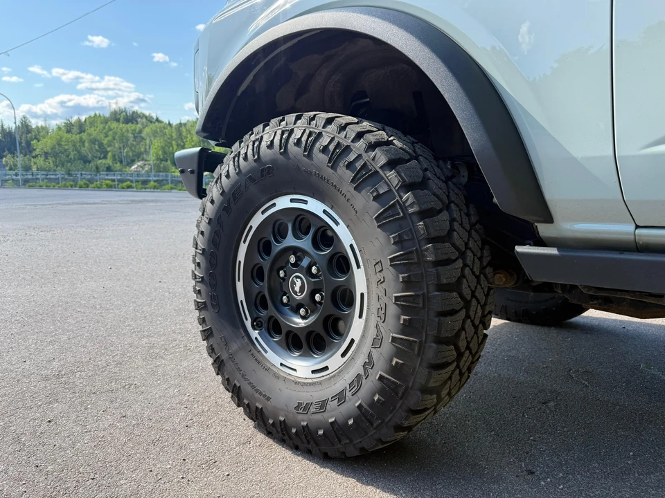 2023 Ford Bronco 6th Gen - Image 11 of 31
