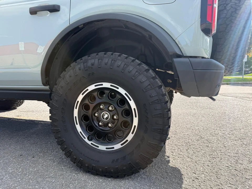 2023 Ford Bronco 6th Gen - Image 15 of 31