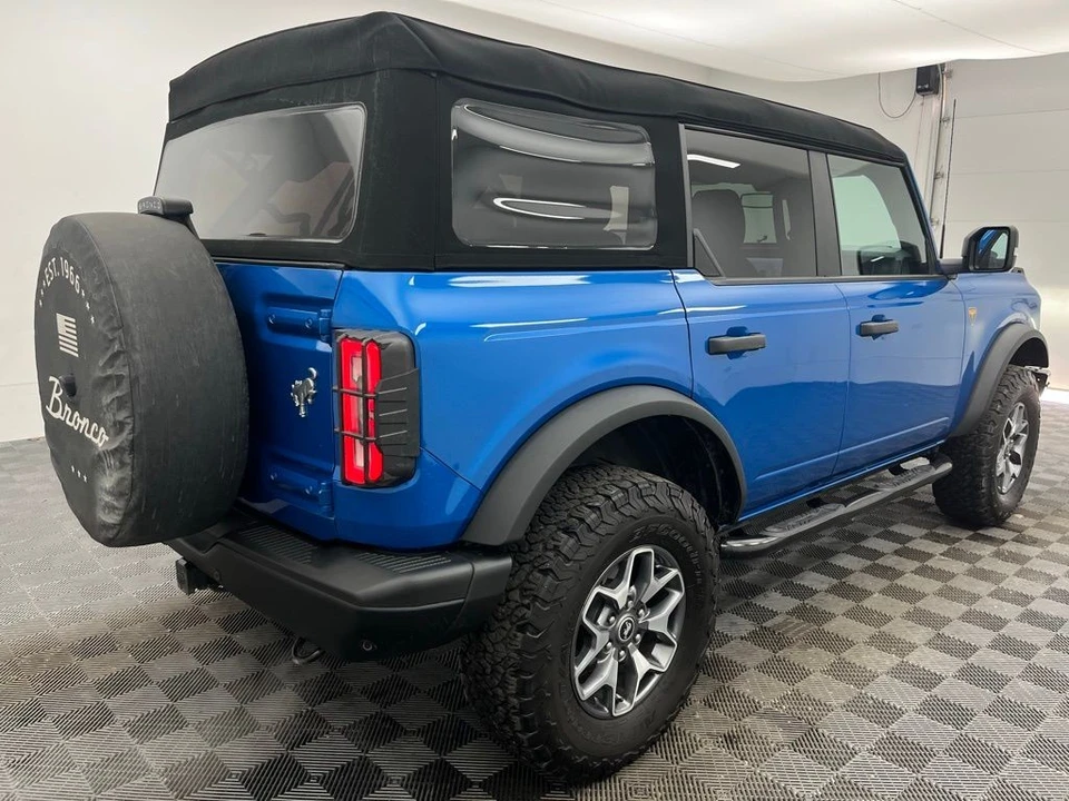 2023 Ford Bronco 6th Gen - Image 6 of 12