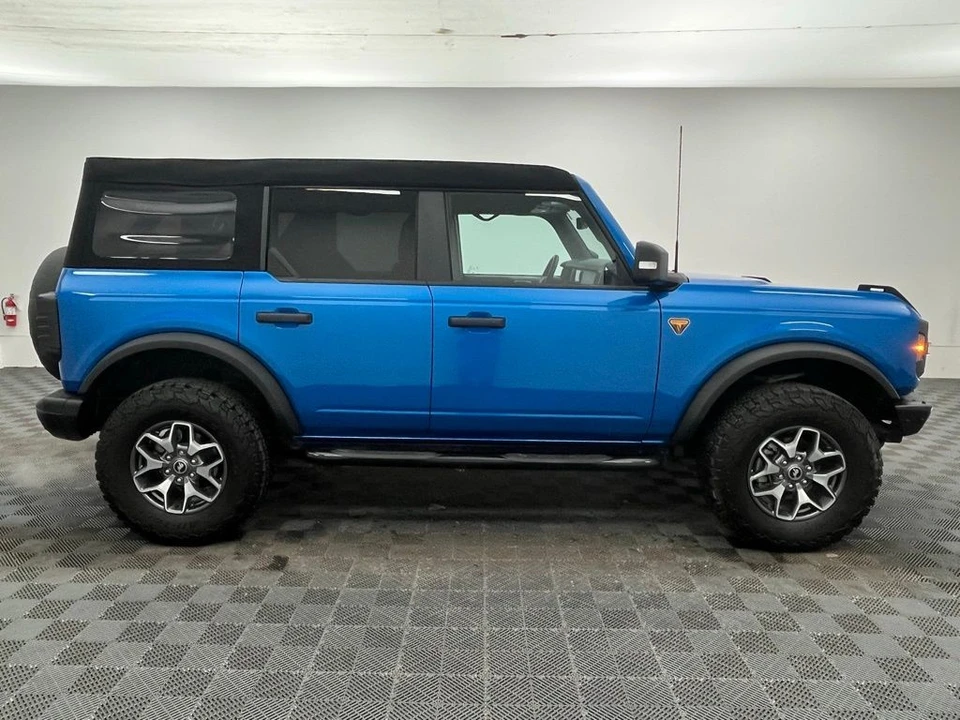 2023 Ford Bronco 6th Gen - Image 5 of 12