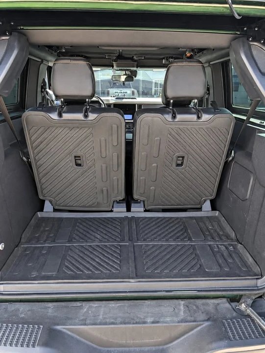 2023 Ford Bronco 6th Gen - Image 11 of 12