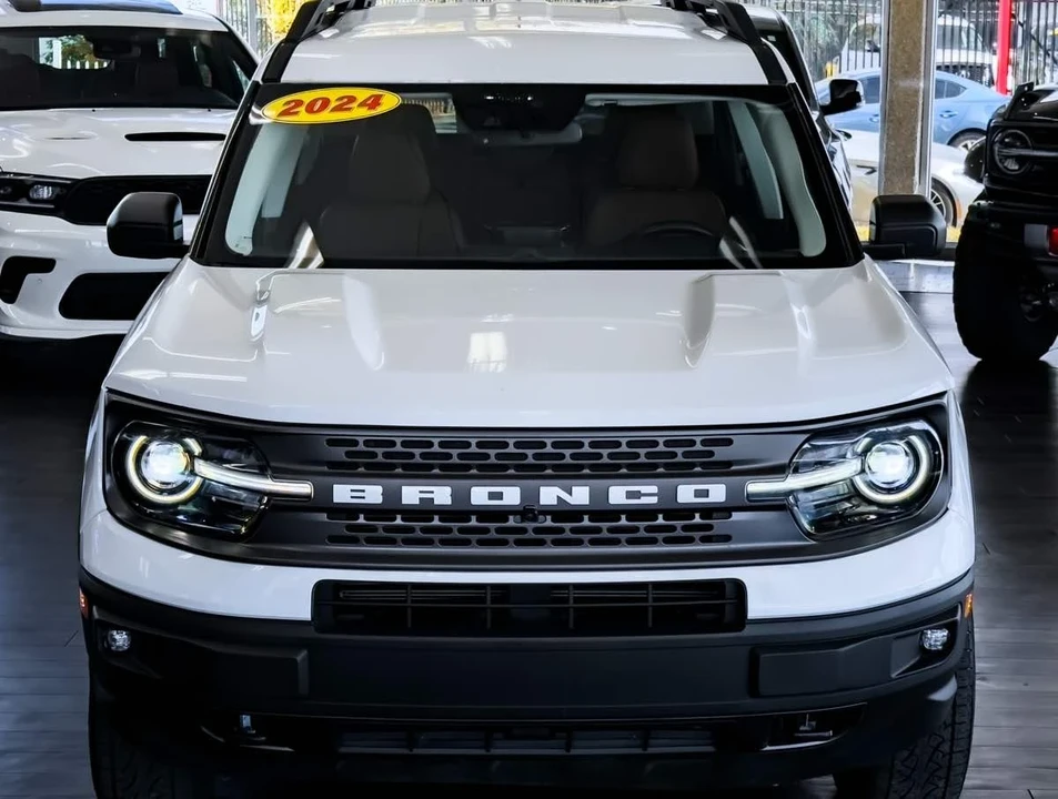 2023 Ford Bronco 6th Gen - Image 3 of 12