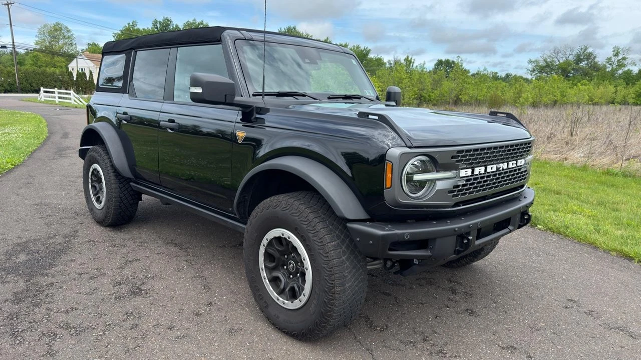 2023 Ford Bronco 6th Gen - Image 2 of 31