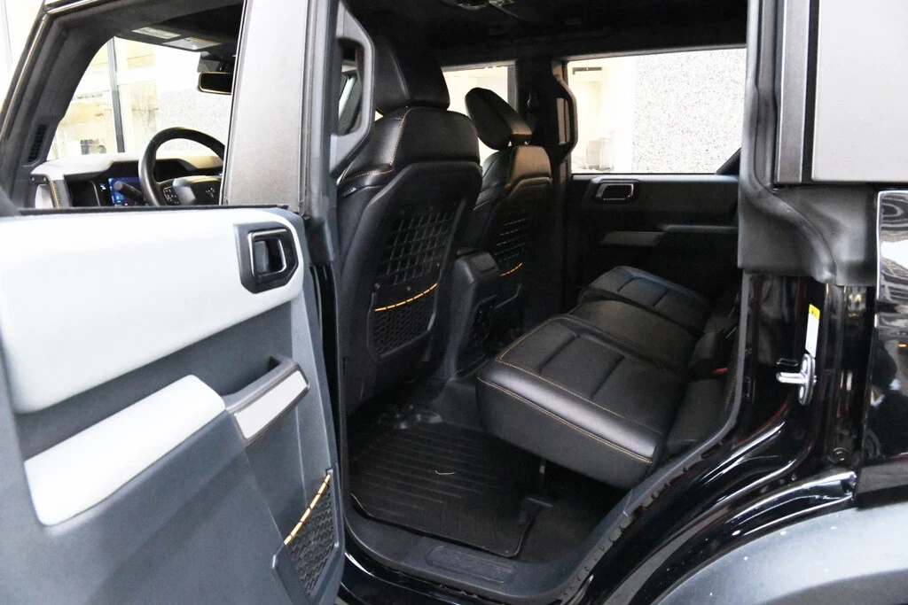 2023 Ford Bronco 6th Gen - Image 10 of 12
