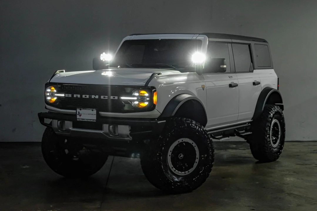 2023 Ford Bronco 6th Gen - Image 8 of 31
