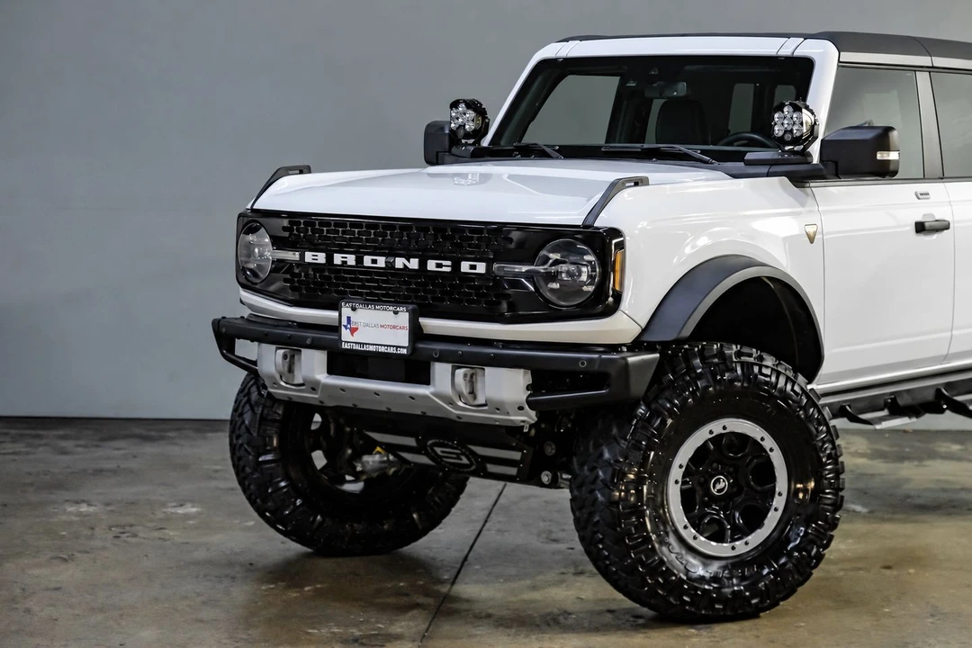 2023 Ford Bronco 6th Gen - Image 9 of 31