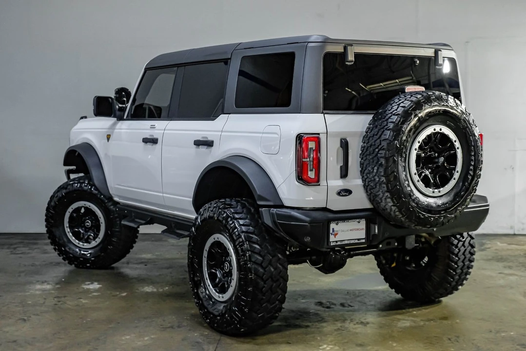 2023 Ford Bronco 6th Gen - Image 15 of 31