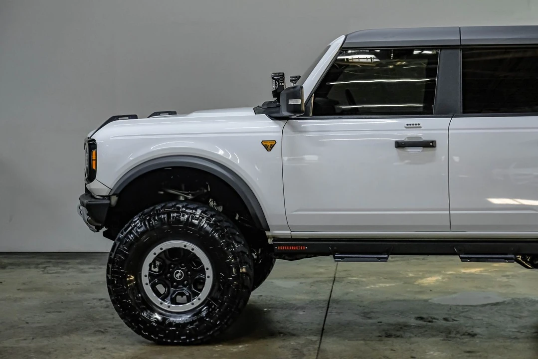 2023 Ford Bronco 6th Gen - Image 17 of 31