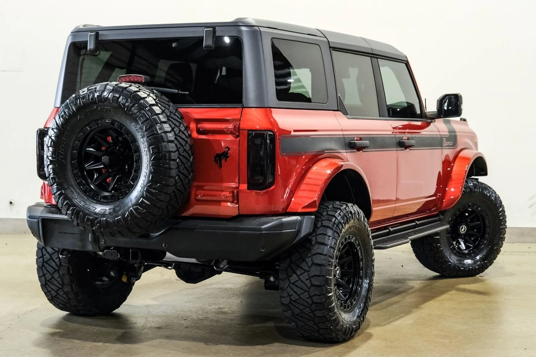 2023 Ford Bronco 6th Gen - Image 9 of 12