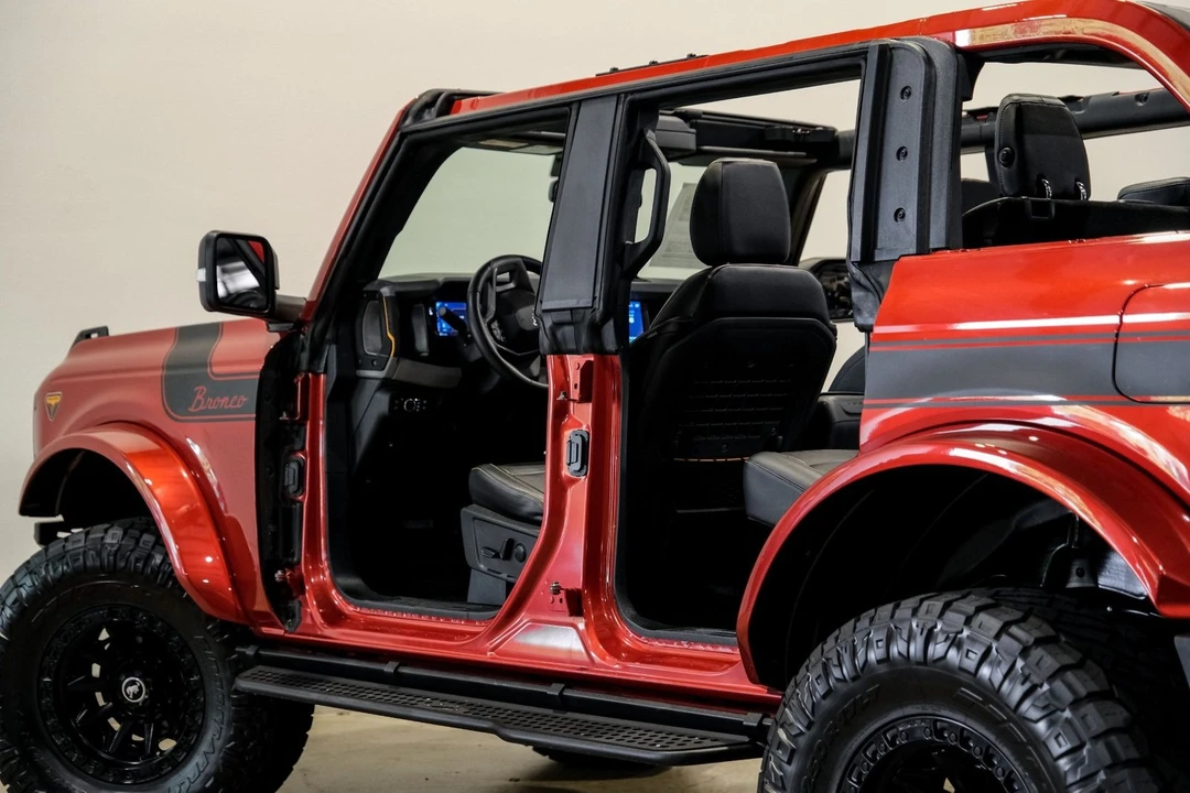 2023 Ford Bronco 6th Gen - Image 11 of 12