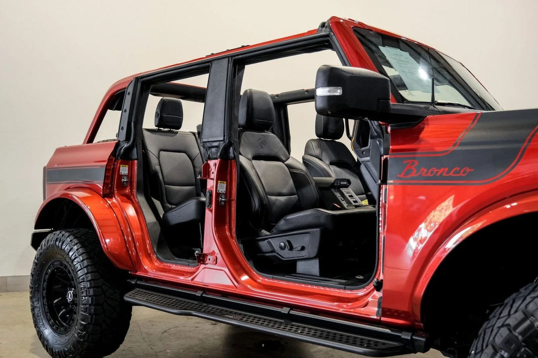 2023 Ford Bronco 6th Gen - Image 8 of 12