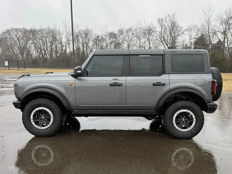 2023 Ford Bronco 6th Gen - Image 8 of 12