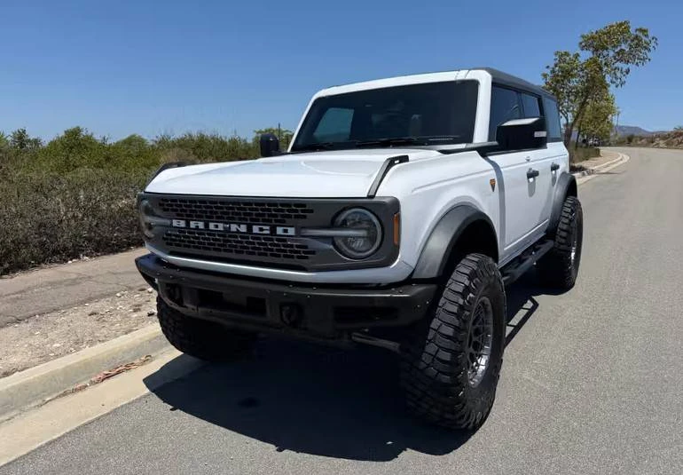 2023 Ford Bronco 6th Gen - Image 12 of 13