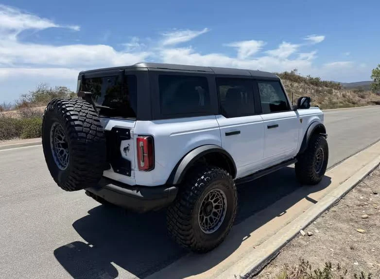 2023 Ford Bronco 6th Gen - Image 8 of 13