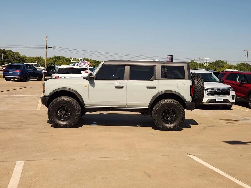 2023 Ford Bronco 6th Gen - Image 3 of 20
