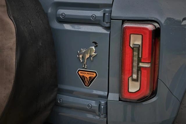 2023 Ford Bronco 6th Gen - Image 9 of 18