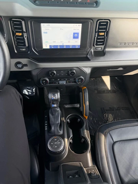 2023 Ford Bronco 6th Gen - Image 9 of 11