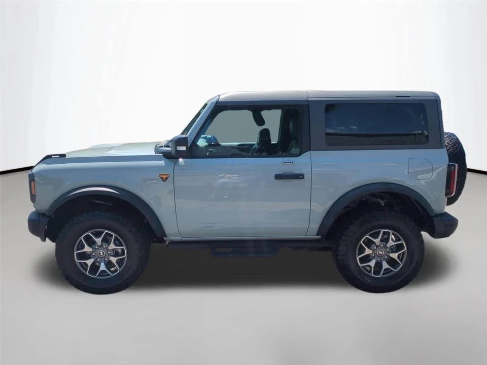 2023 Ford Bronco 6th Gen - Image 2 of 17