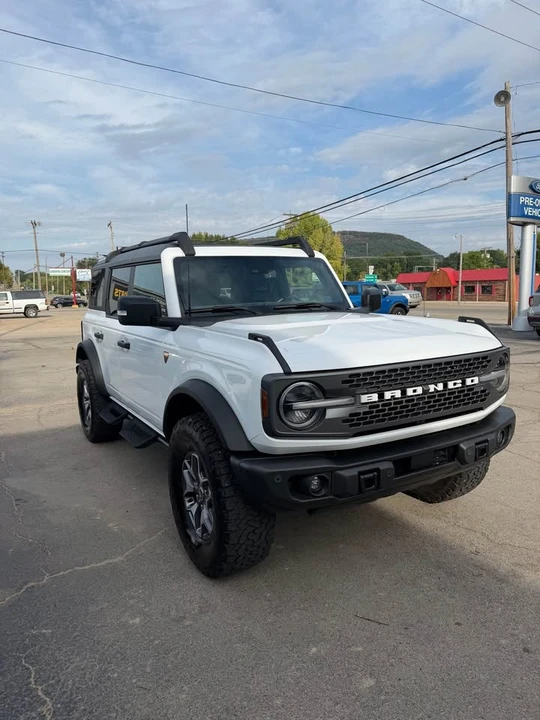 2023 Ford Bronco 6th Gen - Image 4 of 10