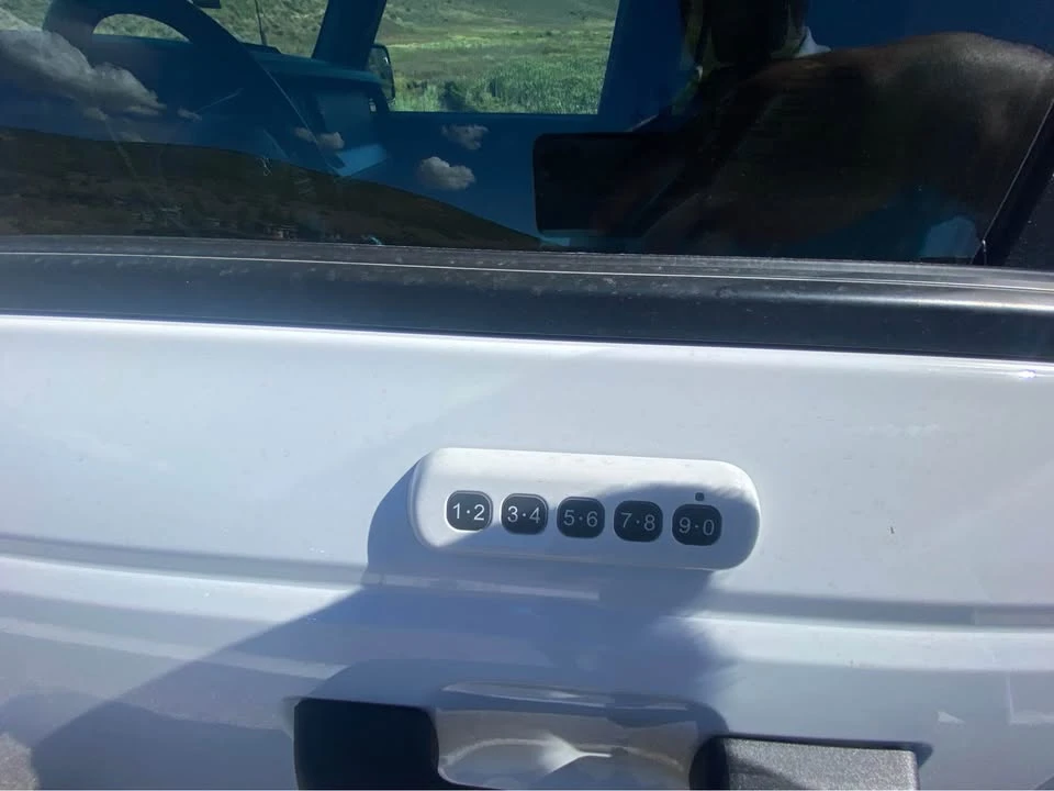 2023 Ford Bronco 6th Gen - Image 9 of 17