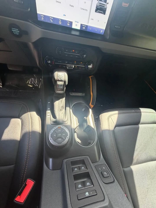 2023 Ford Bronco 6th Gen - Image 10 of 15