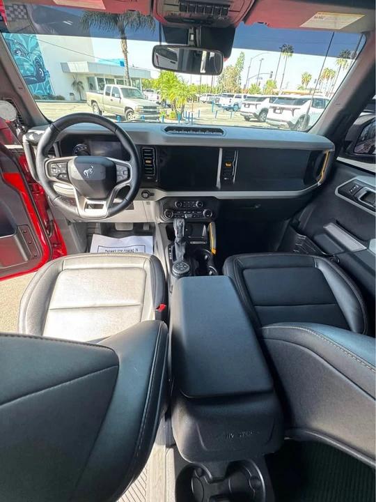 2023 Ford Bronco 6th Gen - Image 6 of 10