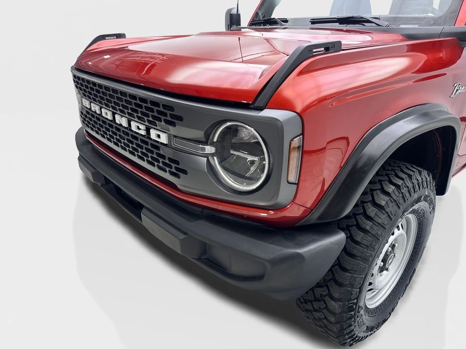 2023 Ford Bronco 6th Gen - Image 16 of 31