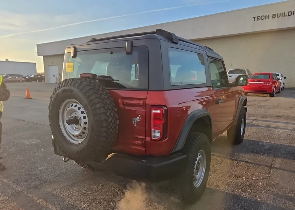 2023 Ford Bronco 6th Gen - Image 2 of 10