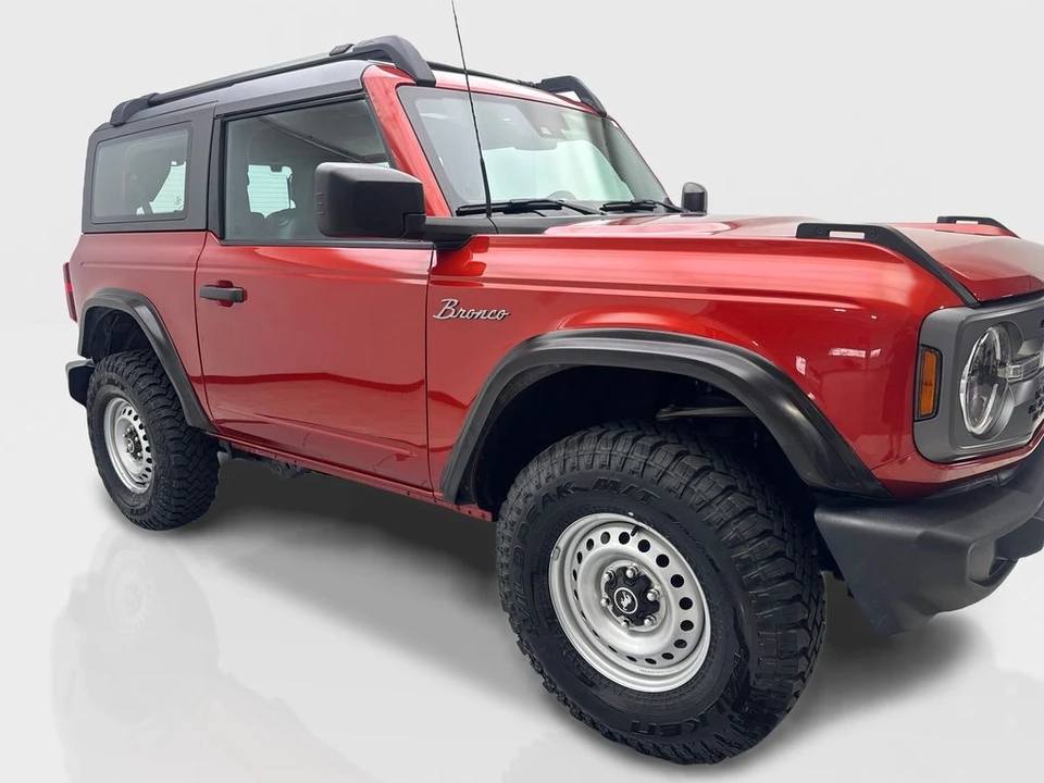 2023 Ford Bronco 6th Gen - Image 12 of 31