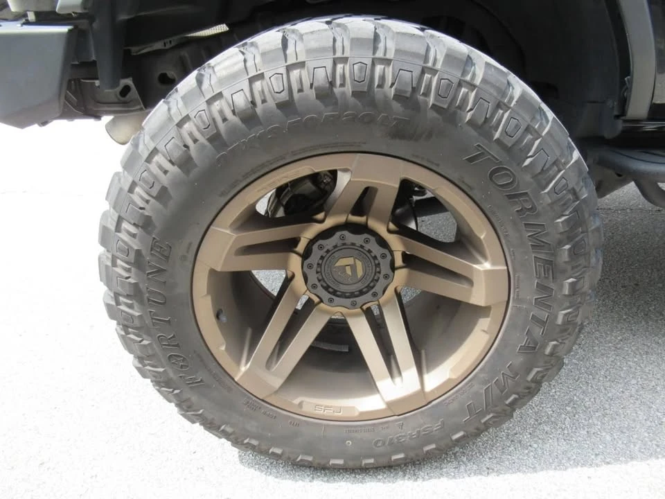 2023 Ford Bronco 6th Gen - Image 8 of 10