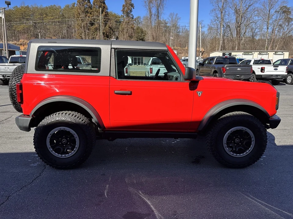 2023 Ford Bronco 6th Gen - Image 5 of 12