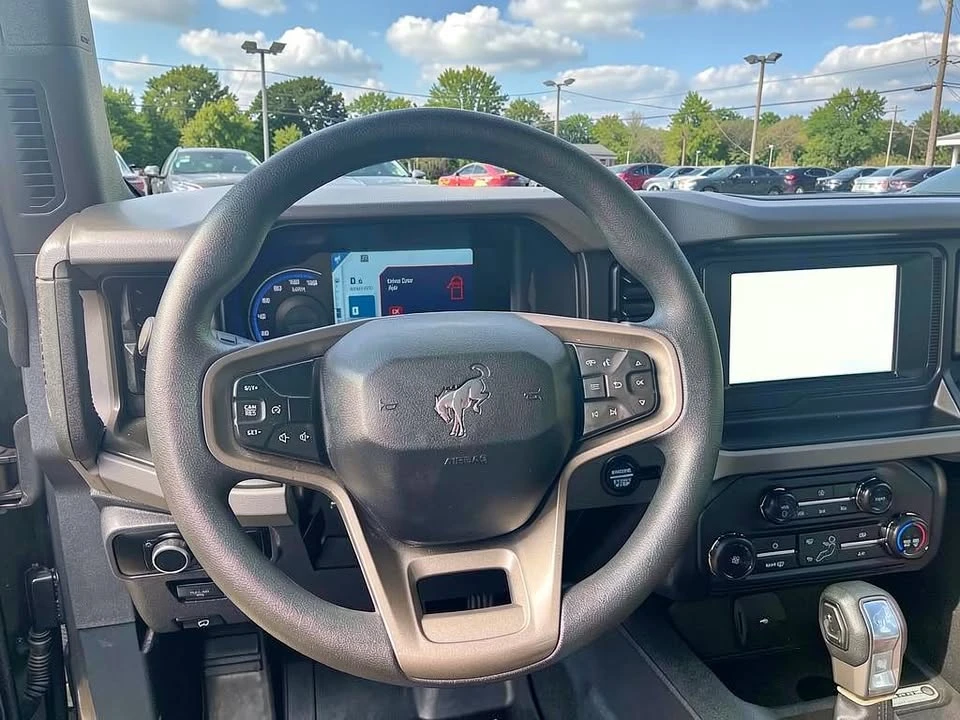 2023 Ford Bronco 6th Gen - Image 10 of 13
