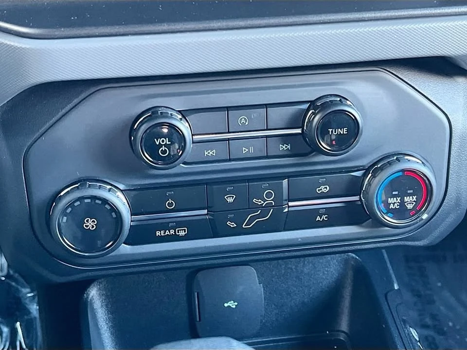 2023 Ford Bronco 6th Gen - Image 15 of 20