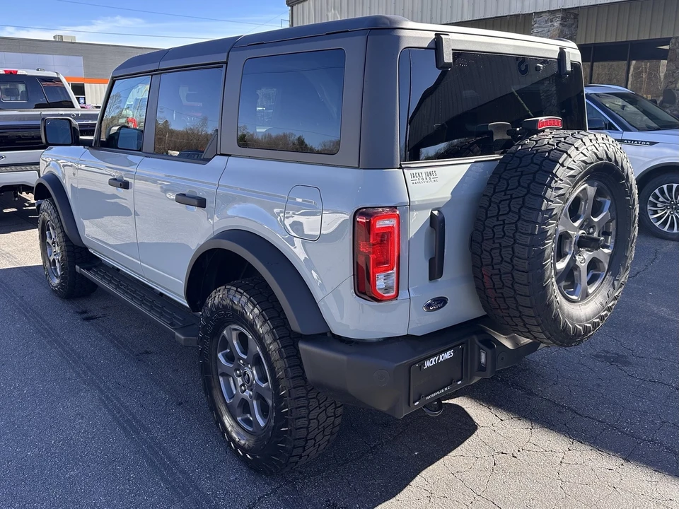 2023 Ford Bronco 6th Gen - Image 8 of 21