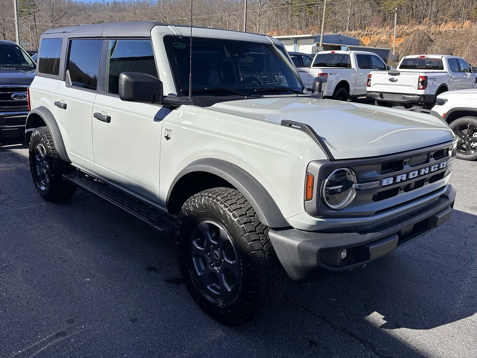 2023 Ford Bronco 6th Gen - Image 4 of 21