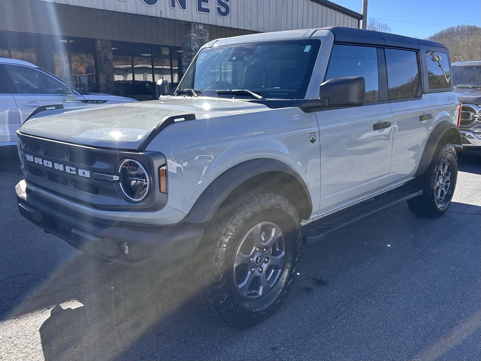 2023 Ford Bronco 6th Gen - Image 2 of 12
