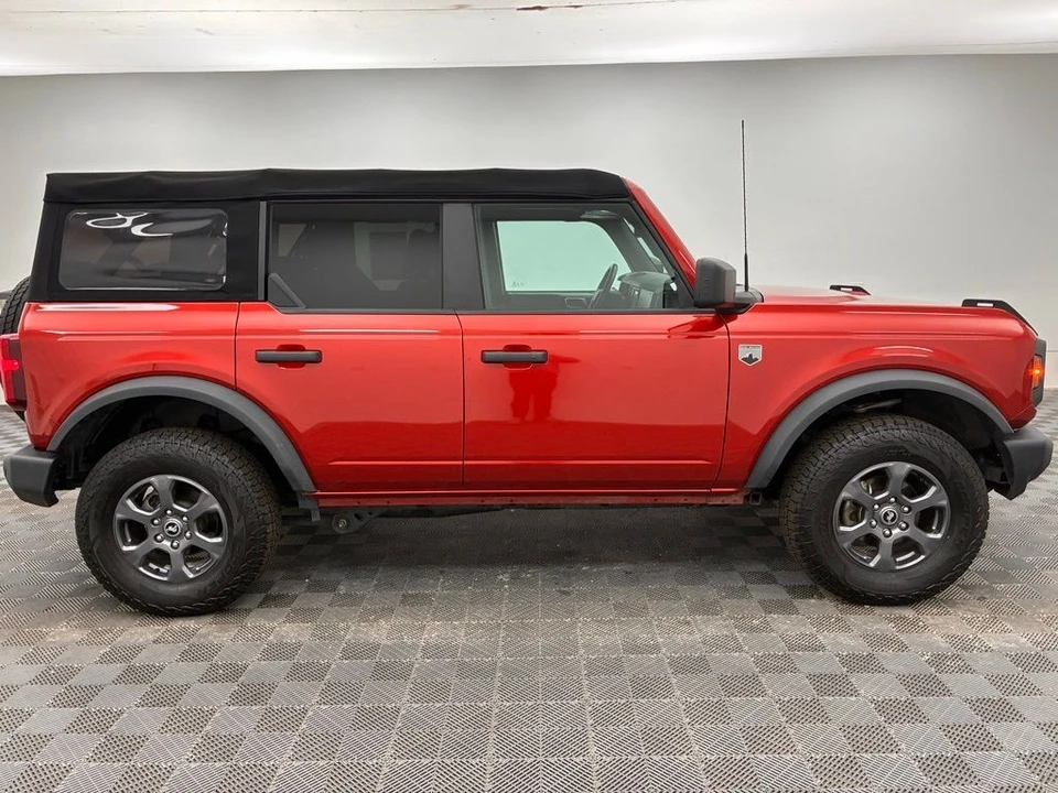2023 Ford Bronco 6th Gen - Image 6 of 12