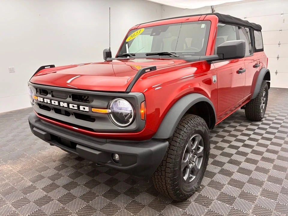 2023 Ford Bronco 6th Gen - Image 11 of 12