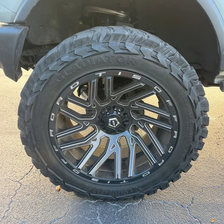2023 Ford Bronco 6th Gen - Image 10 of 12