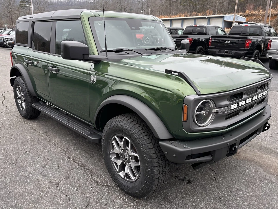 2023 Ford Bronco 6th Gen - Image 4 of 12