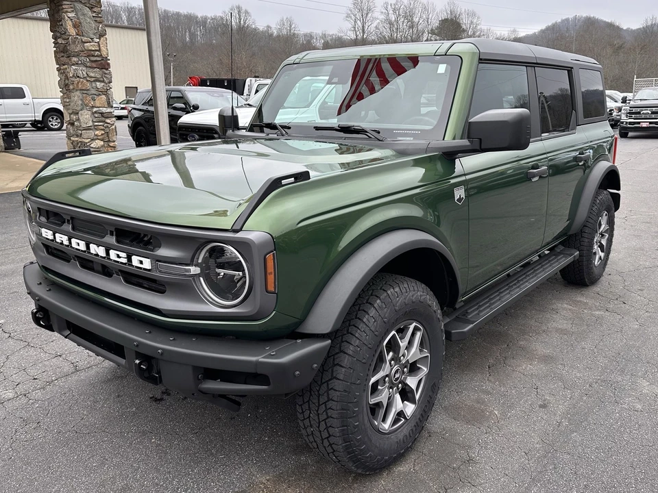 2023 Ford Bronco 6th Gen - Image 2 of 31