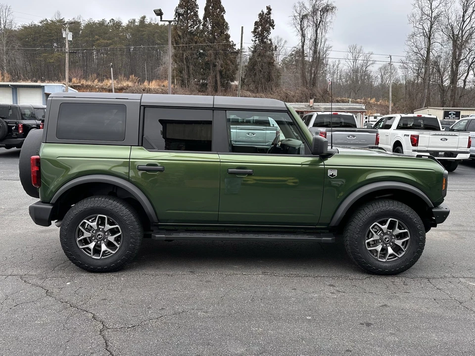 2023 Ford Bronco 6th Gen - Image 5 of 31