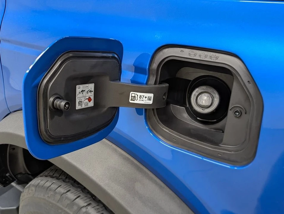 2023 Ford Bronco 6th Gen - Image 26 of 31