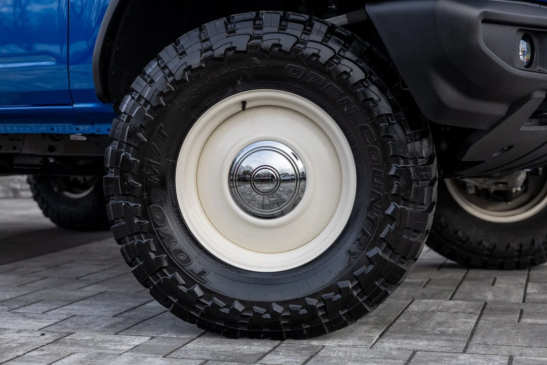2023 Ford Bronco 6th Gen - Image 3 of 21