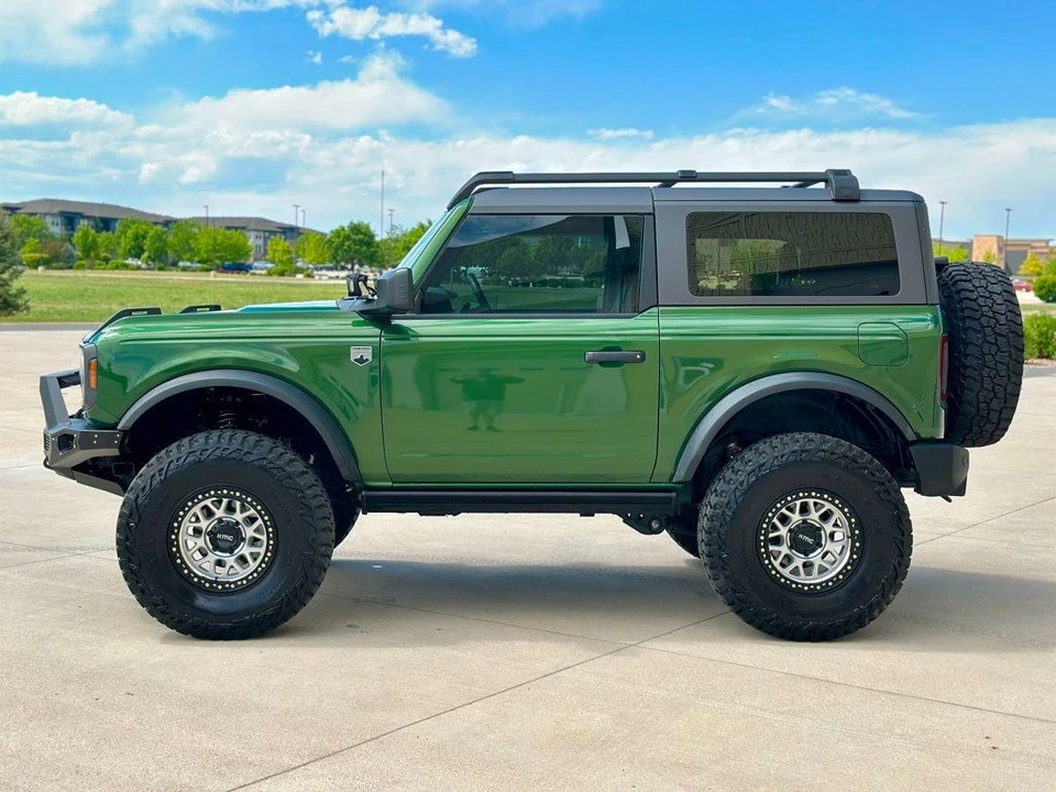 2023 Ford Bronco 6th Gen - Image 8 of 12