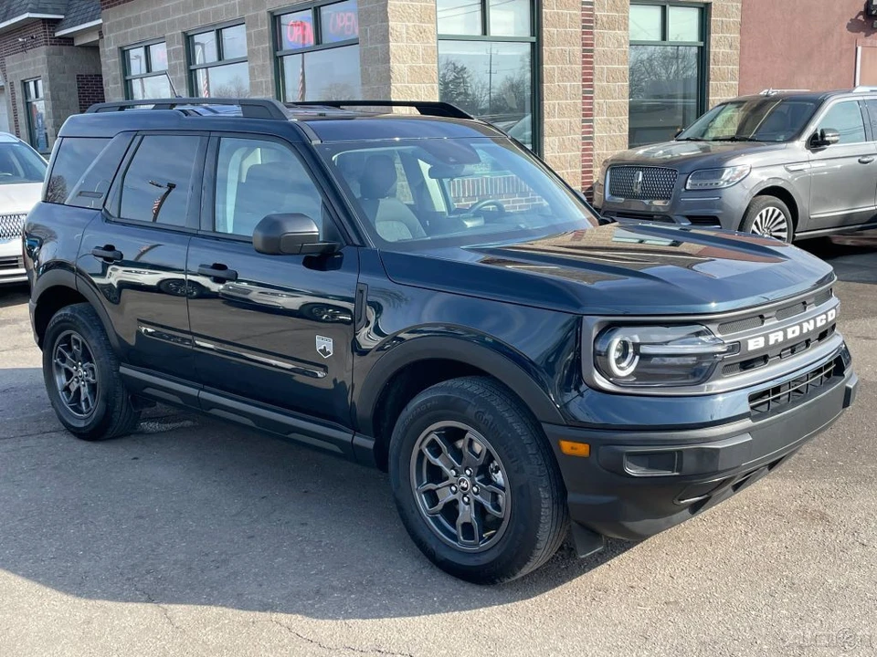 2023 Ford Bronco 6th Gen - Image 3 of 12