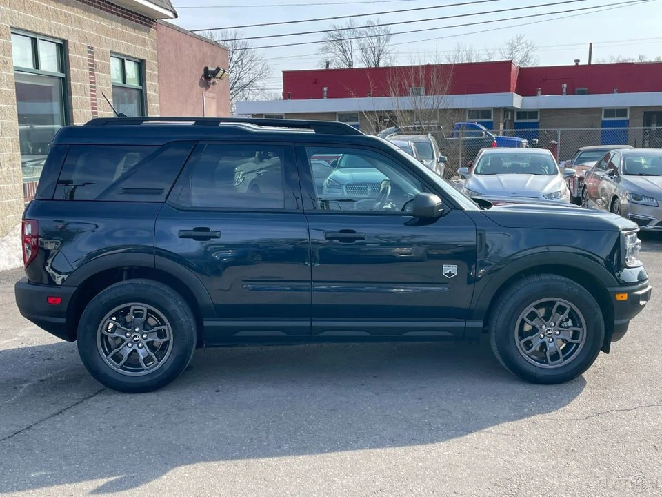 2023 Ford Bronco 6th Gen - Image 5 of 12