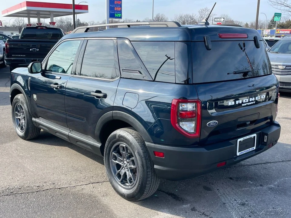 2023 Ford Bronco 6th Gen - Image 8 of 12